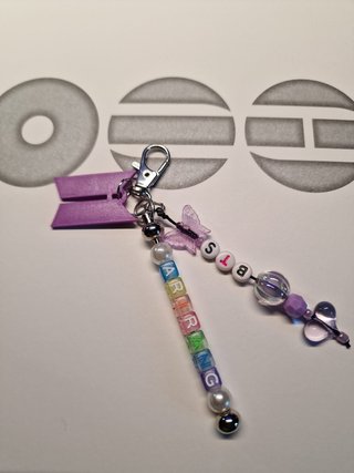 LLAVERO BTS PERSONALIZADO