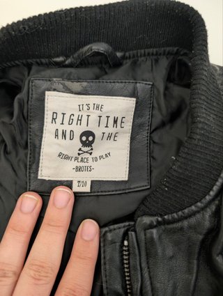 Cazadora Bomber Negra Polipiel Brotes Talla 10