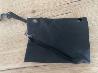 Pochette mare Saint Barth nera