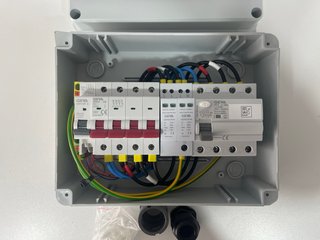 Cuadro de protecciones trifásico para cargador VE