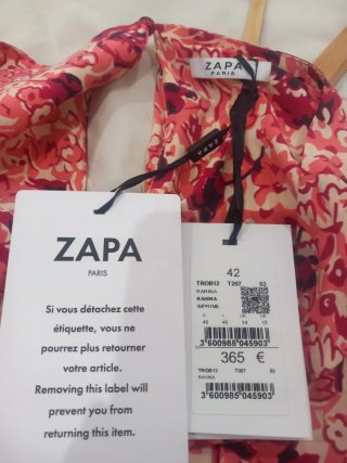 Vestido floral manga larga de seda.