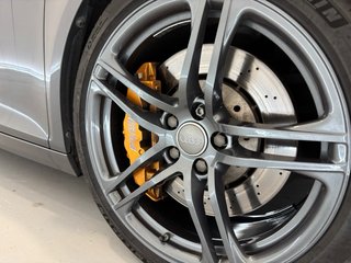 Audi R8 carbon edition