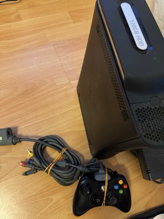 Xbox 360 120GB + Accesorios