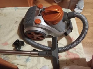Aspiradora Ciclónica Naranja y Gris