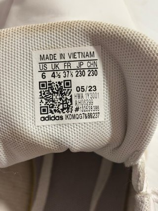 Zapatillas Adidas Blancas y Doradas
