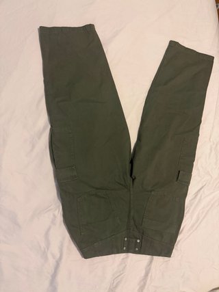 Pantalones cargo Zara verdes