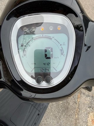 QJMotor Moto Scooter 125cc Nueva