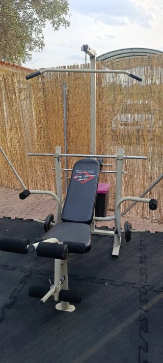 Máquina de gimnasio multifunción