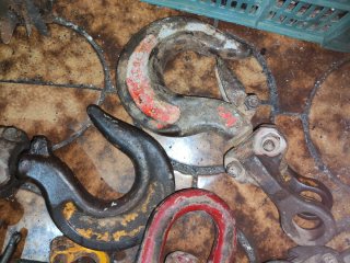 Ganchos, grilletes y anclajes