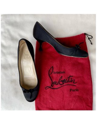 Zapatos Christian Louboutin Negros kitty heels