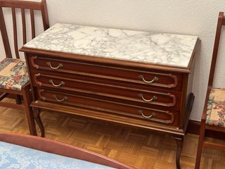 Cama con 2 mesitas y cómoda y espejo