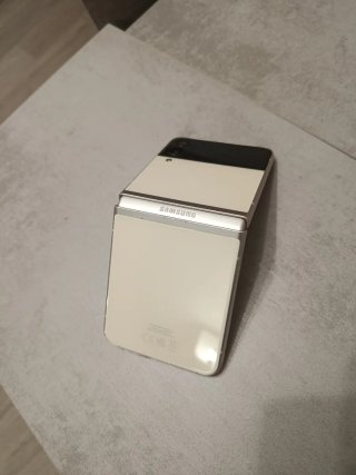 Samsung Galaxy Z Flip 3 5G