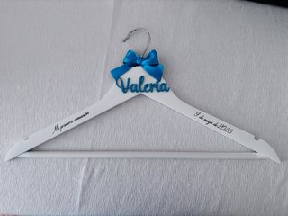 Percha madera personalizada eventos.