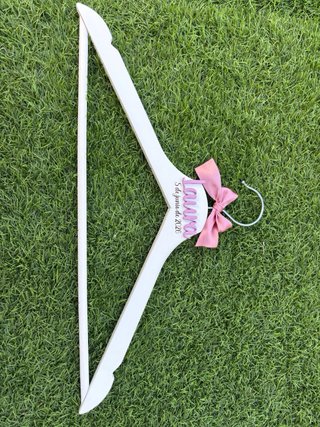 Percha madera personalizada eventos.