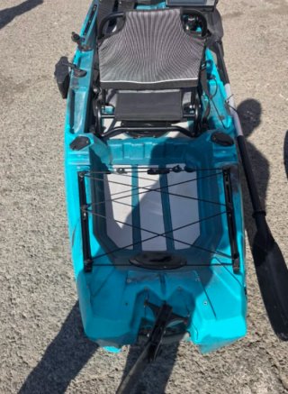 Kayak de pesca Shark con pedales