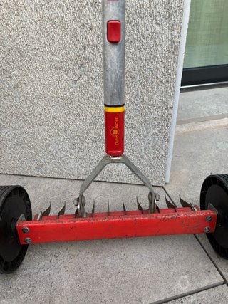 Escarificador y Rastrillo de Jardín