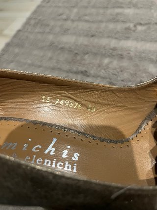 Zapatos de tacón Primichis dorados y marrones