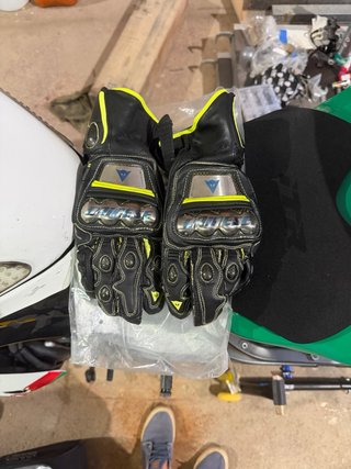 Guantes Dainese Moto Negros y Amarillos