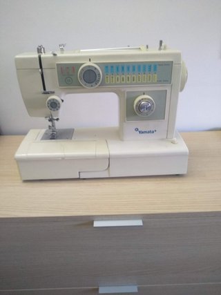 Máquina de coser yamata