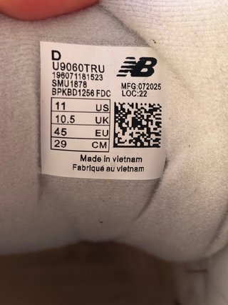 New Balance 9060 Rosa y Marrón