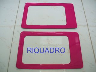 Calamite evidenzia post-it da frigo