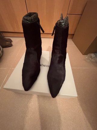Botines granates oscuros pelo