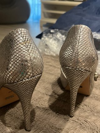 Zapatos de tacón Menbur plateados