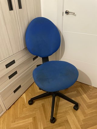 Silla de escritorio azul y negra