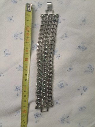 Bracciale a catena spessa