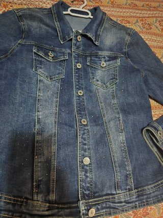 Chaqueta vaquera con pedrería
