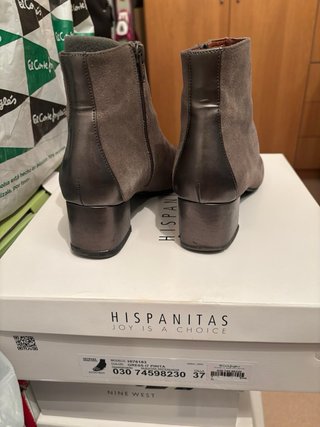 Botines Hispanitas Marrón y Plata Tachuelas