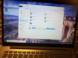 Ordenador portátil Lenovo gris