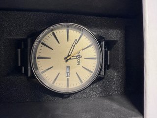 Reloj Nixon Sentry Negro y Khaki