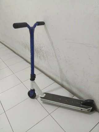 Patinete azul
