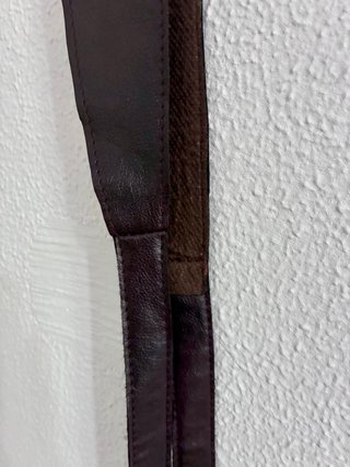 Cinturón marrón de cuero sintetico