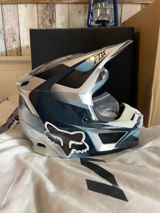 Casco Fox V1