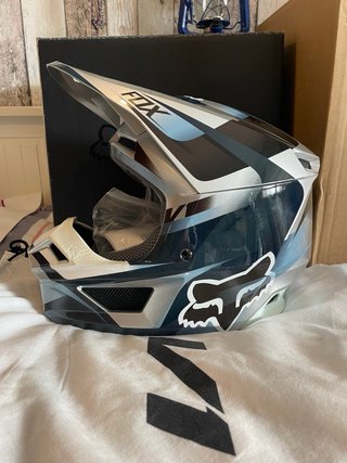Casco Fox V1