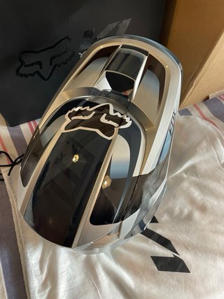 Casco Fox V1