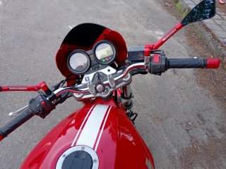 Suzuki GSF Bandit - Moto Deportiva Roja