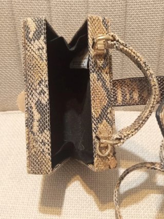 Bolso rígido efecto serpiente Tantrend