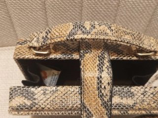 Bolso rígido efecto serpiente Tantrend