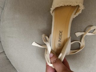 Sandalias beige con cordones