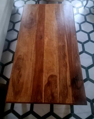 Mesa de centro de madera tallada