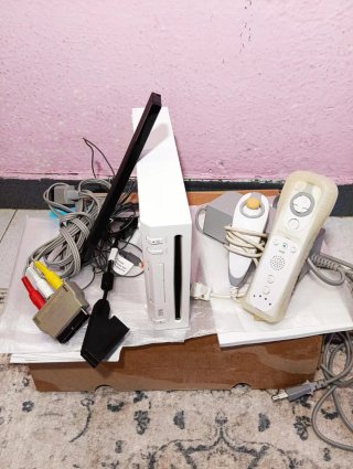 Nintendo Wii Blanca con Accesorios