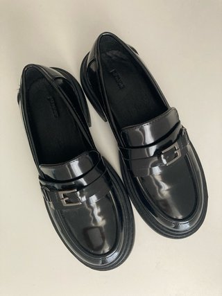 Mocasines charolados Pimkie negros