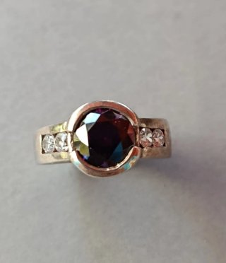 Sortija Plata con Piedra Morada y Circonitas