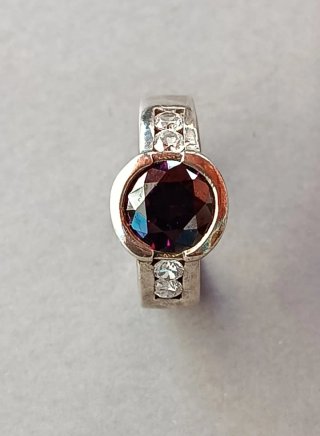 Sortija Plata con Piedra Morada y Circonitas