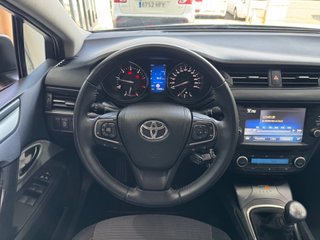 Toyota Avensis 150D Advance