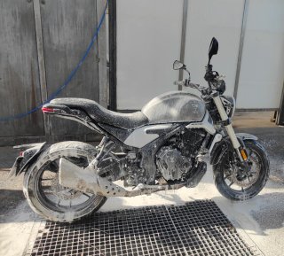 Moto Voge 500AC Naked Gris/Negra