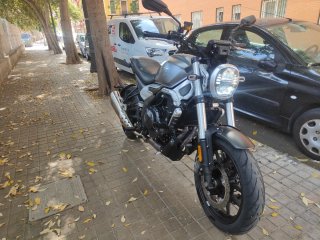 Moto Voge 500AC Naked Gris/Negra